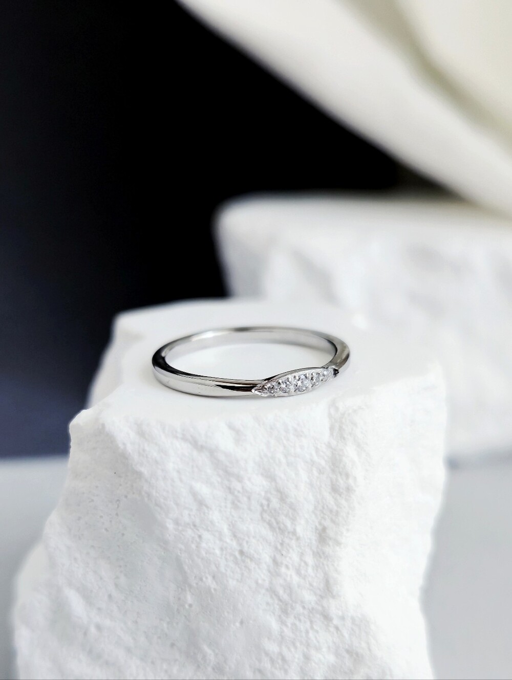 Dainty Silver Zirconia Ring